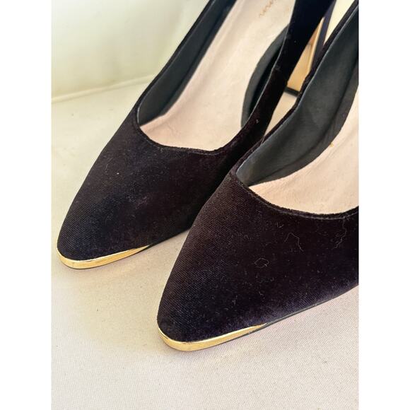Melyann Velvet Heels 8.5 Black Pumps Academia Office Career Capsule Gold Stacked - Picture 4 of 7